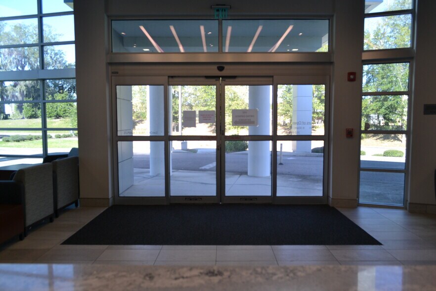 More Photos Of 539 Rolling Acres Rd, Lady Lake Medical For Lease