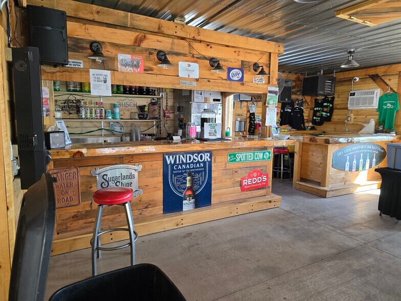 More Photos Of 10689 Swamp Lake Rd, Tomahawk Hotel For Sale