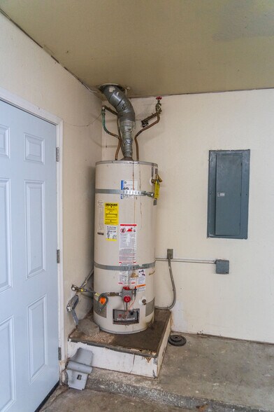 More Photos Of 2506 E 6th St, Long Beach Multifamily For Sale