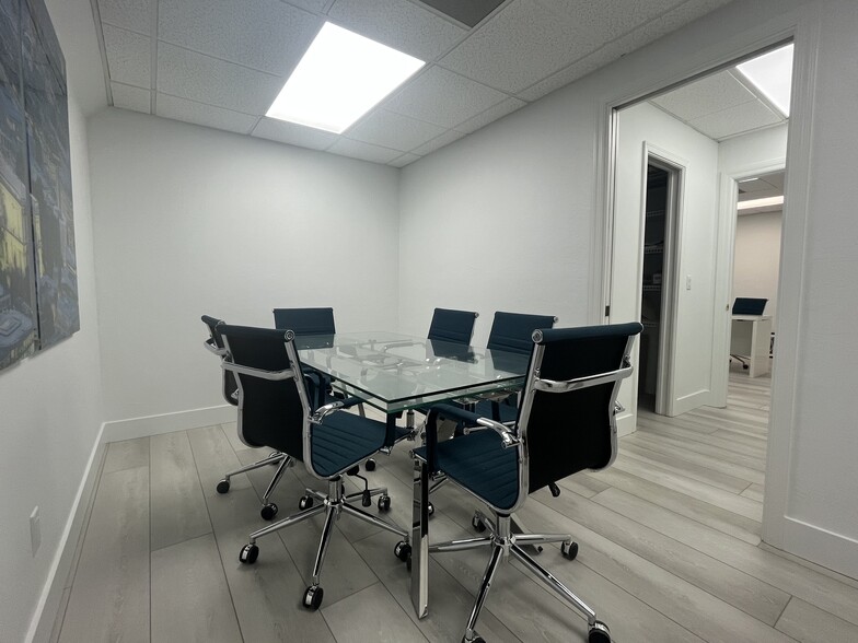 More Photos Of 5047-5069 Tamiami Trl E, Naples Unknown For Lease