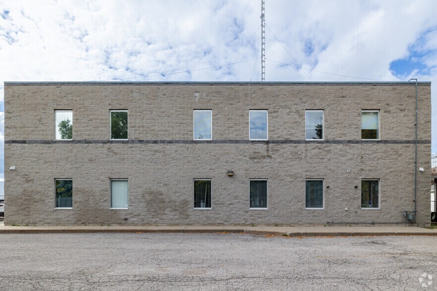 More Photos Of 867 St. Laurent Blvd, Ottawa Office For Sale