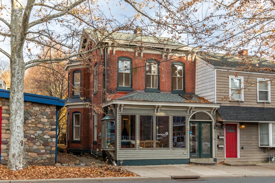 More Photos Of 24 N Main St, Lambertville Office For Sale