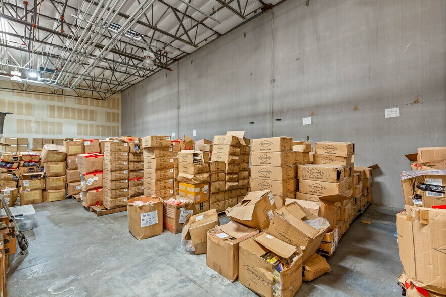 More Photos Of 4570 W Post Rd, Las Vegas Showroom For Lease