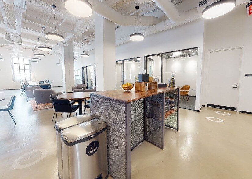 Primary Photo Of 32 Avenue of the Americas, New York Coworking Space