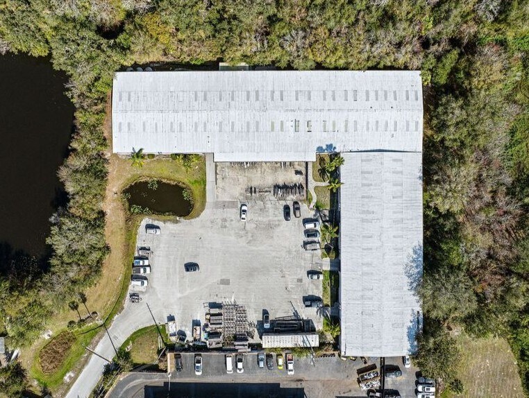 More Photos Of 841 Drive Buick Ave, Orlando Warehouse For Sale