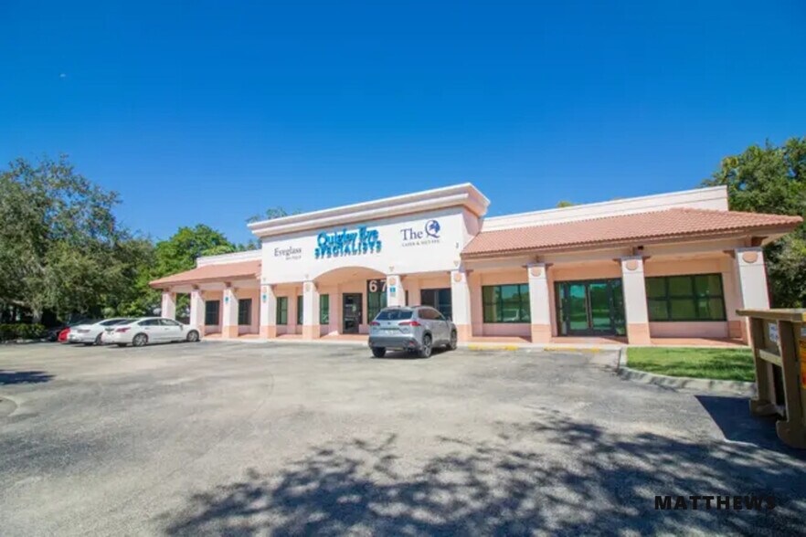 More Photos Of 675 Piper Blvd, Naples Office For Sale