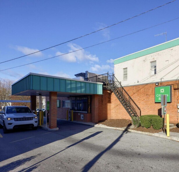 More Photos Of 4 S Baltimore St, Dillsburg Bank For Lease