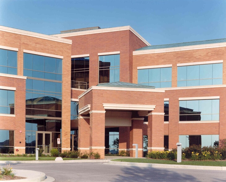 More Photos Of 10000 Innovation Dr, Wauwatosa Office For Lease