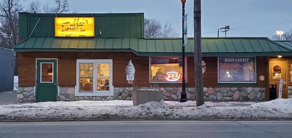 More Photos Of 103 S Charles St, White Cloud Restaurant For Sale