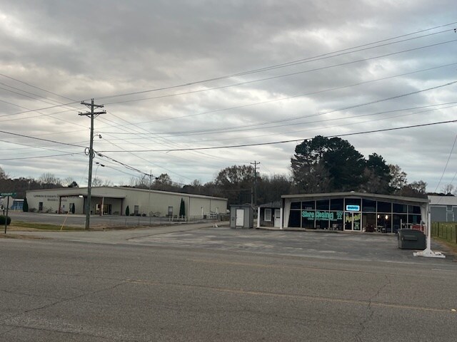 More Photos Of 14888 Court St, Moulton General Retail For Sale