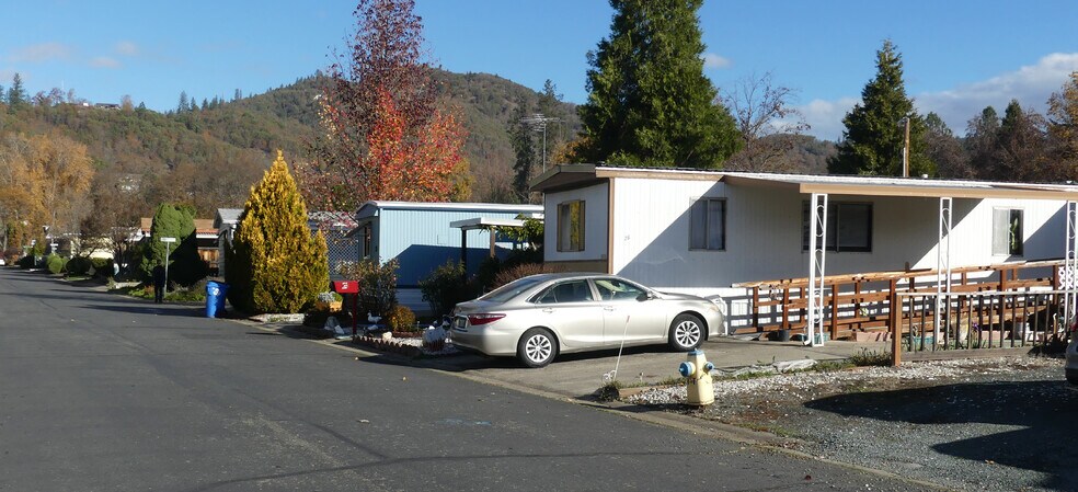 More Photos Of 515 E Main St, Rogue River Manufactured Housing Mobile Home Park For Sale