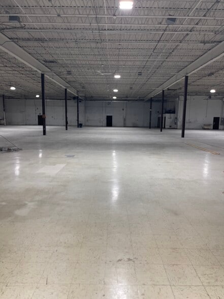 More Photos Of 110 Commerce Way, Stockertown Manufacturing For Sale