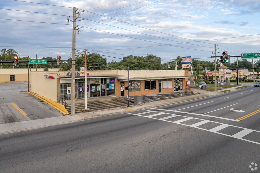 More Photos Of 8010-8014 Lem Turner Rd, Jacksonville Storefront Retail Office For Lease