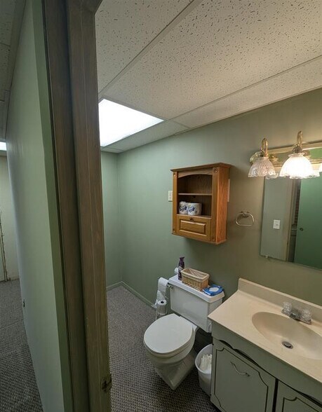 More Photos Of 533 W Main St, Princeville General Retail For Sale