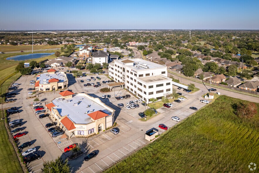 More Photos Of 1920 Country Place Pky, Pearland Medical For Lease