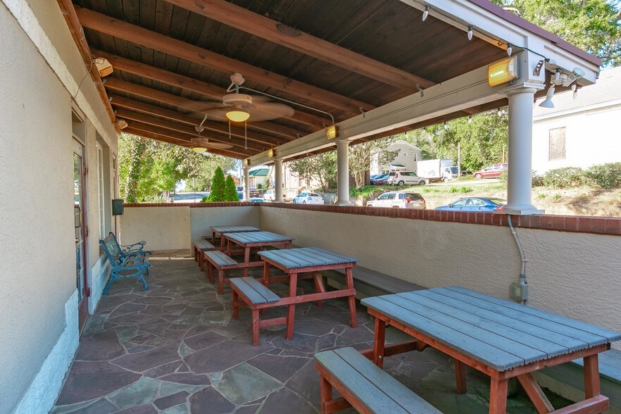 More Photos Of 203 Brooks St, Wake Forest Freestanding For Sale