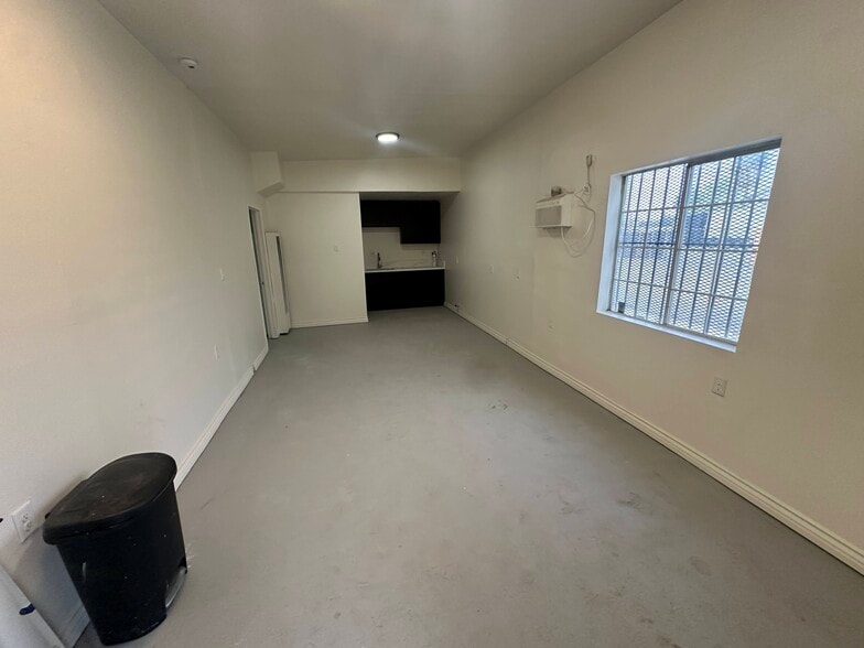 More Photos Of 24229 5th St, San Bernardino Distribution For Sale