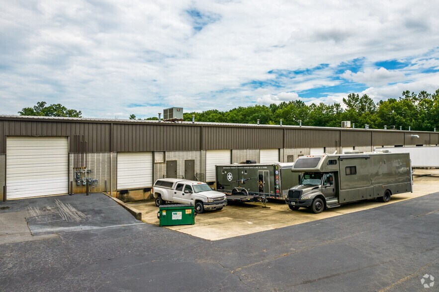 More Photos Of 116 Bethea Rd, Fayetteville Distribution For Lease