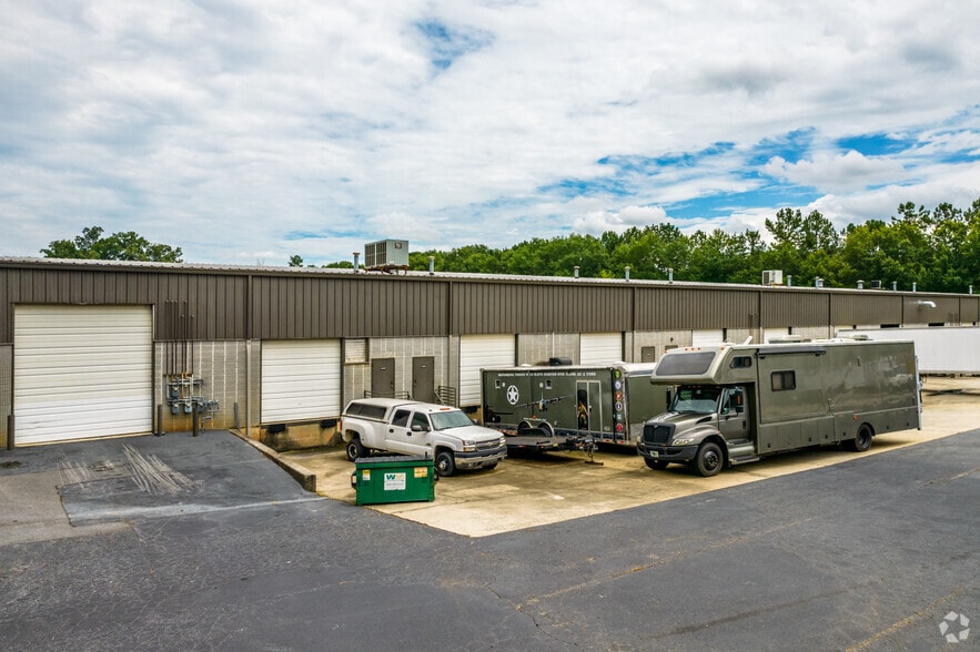 More Photos Of 116 Bethea Rd, Fayetteville Distribution For Lease