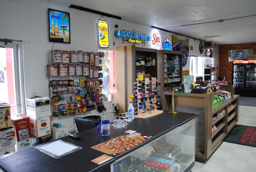 More Photos Of 810 HWY 93, Jackpot Convenience Store For Sale