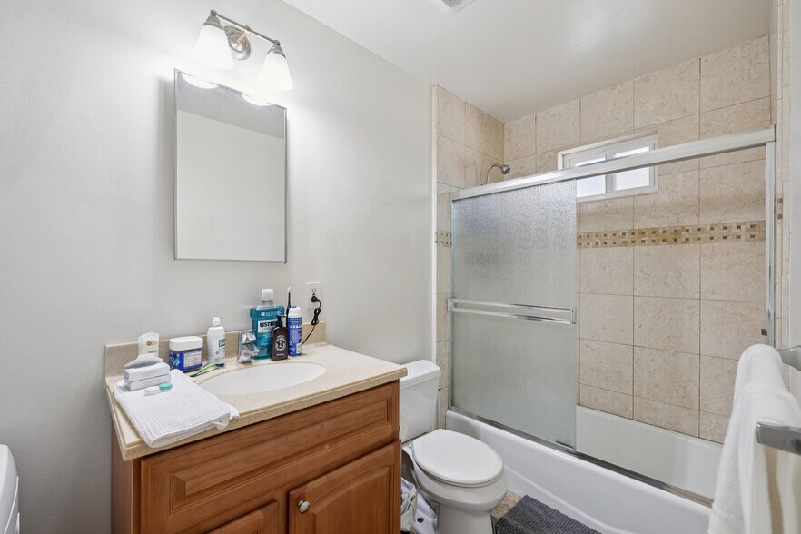 More Photos Of 1140 El Camino Real, Burlingame Apartments For Sale