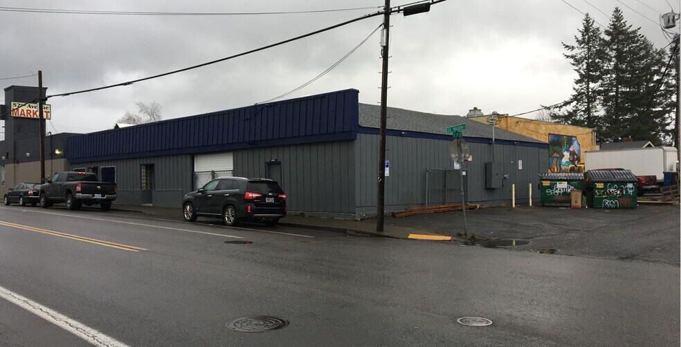 More Photos Of 7522-7524 SE 52nd Ave, Portland Light Distribution For Lease