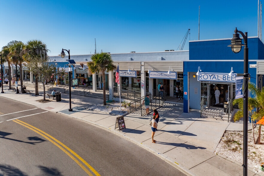 More Photos Of 846 Dodecanese Blvd, Tarpon Springs General Retail For Lease