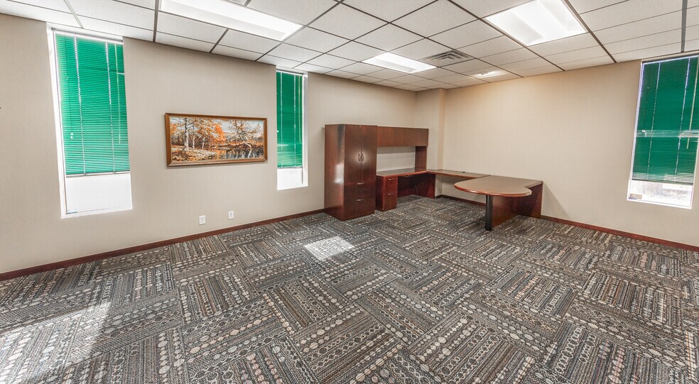 More Photos Of 23 Briercroft Office Park, Lubbock Office For Lease
