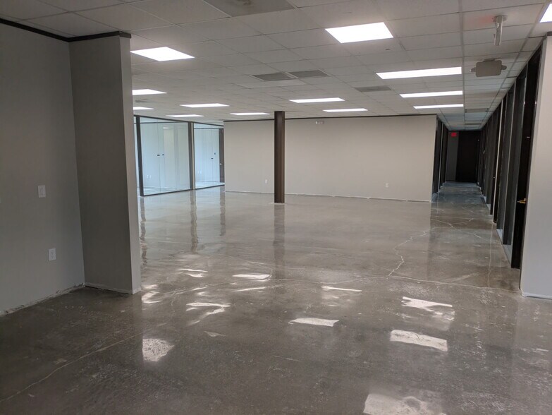 More Photos Of 16131 N Eldridge Pky, Tomball Storefront Retail Office For Lease