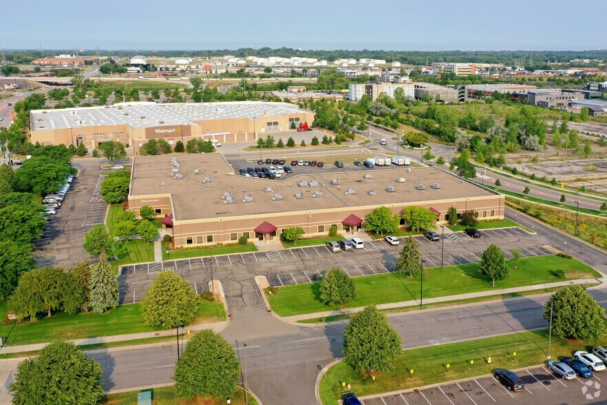More Photos Of 1885-1915 W County Road C, Roseville Light Distribution For Lease