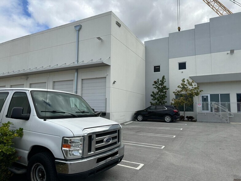 More Photos Of 12301 NW 116th Ave, Medley Distribution For Lease