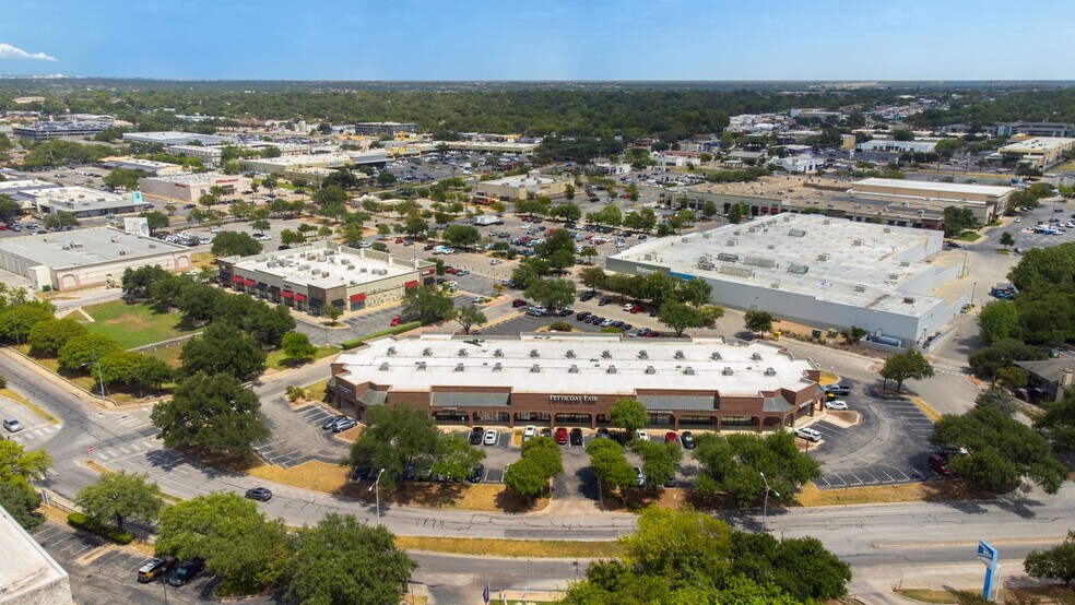 More Photos Of 2525 Anderson Ln W, Austin Unknown For Lease