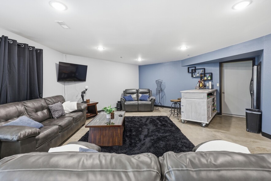 More Photos Of 25695 Mulberry Rd, Webb City Winery Vineyard For Sale