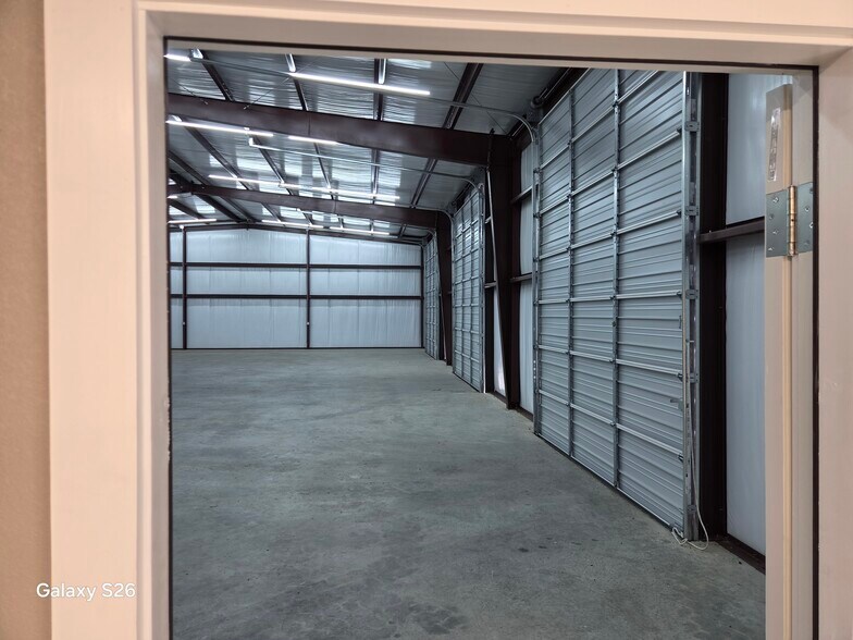 More Photos Of 2420 McKinney st, Rice Industrial For Lease