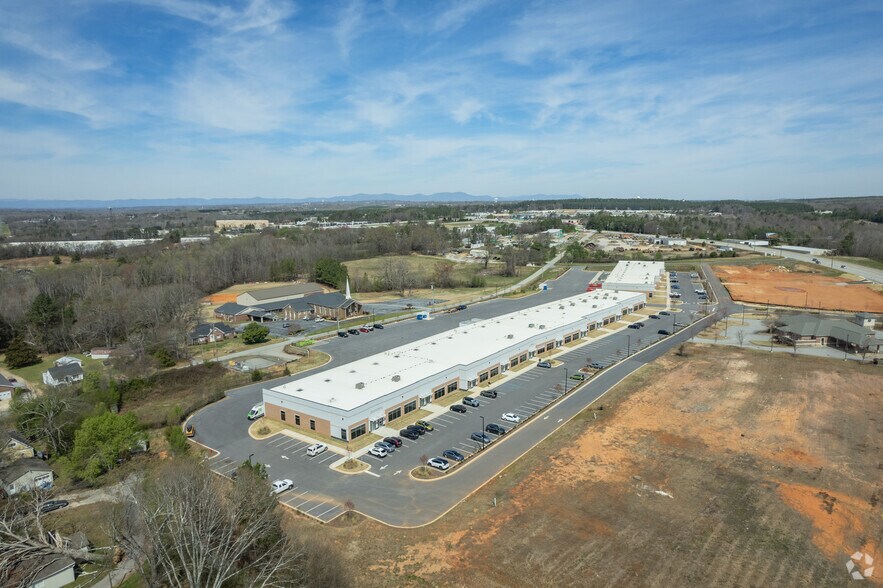 More Photos Of 2750 S Highway 14, Greer Manufacturing For Lease