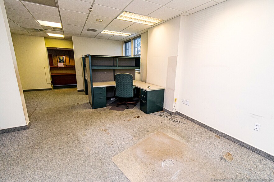 More Photos Of 110 Harbor Ln, Somers Point Medical For Sale