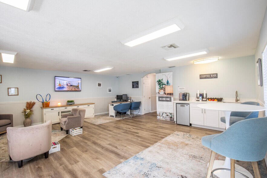 More Photos Of 804 Fairmaiden Ln, Brandon Apartments For Sale