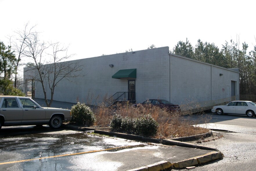 More Photos Of 7227 Highway 85, Riverdale Freestanding For Sale