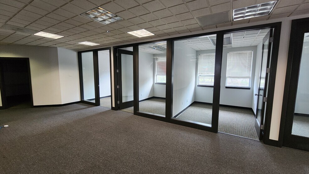More Photos Of 7300 Healdsburg Ave, Sebastopol Office For Sale