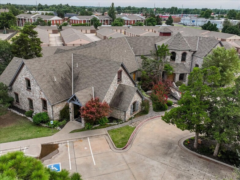 More Photos Of 4242 N Meridian Ave, Oklahoma City Office For Sale