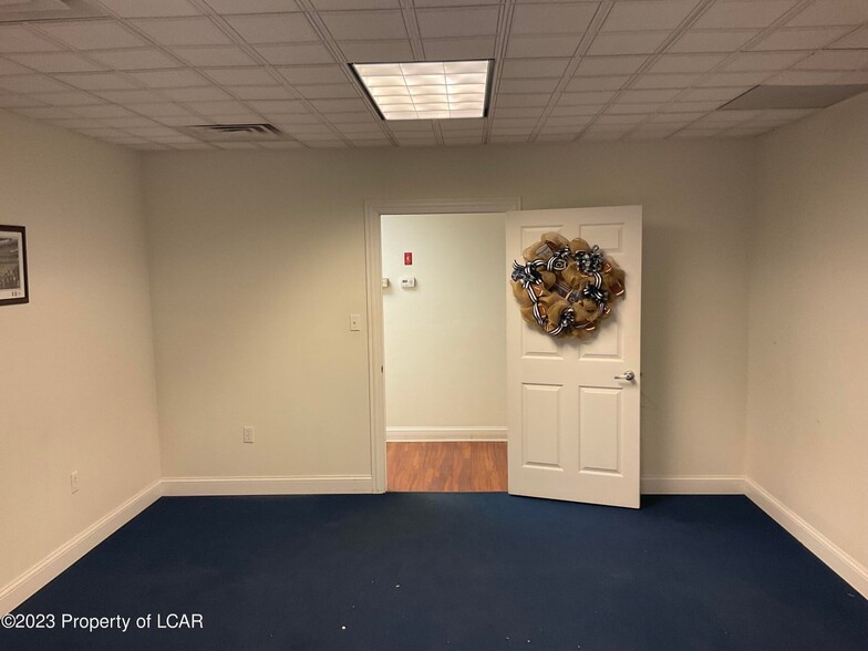 More Photos Of 22 S Prospect St, Nanticoke Office For Sale