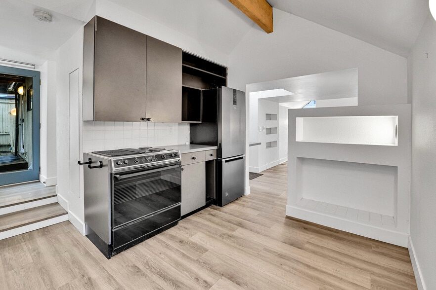 More Photos Of 325 Detroit St, Denver Office Residential For Lease