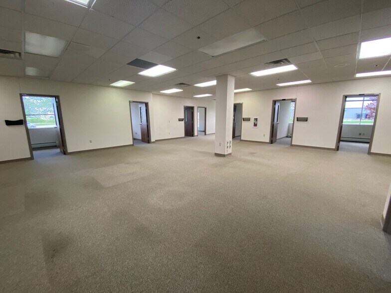 More Photos Of 2633 Campbell Rd, Sidney Office For Sale