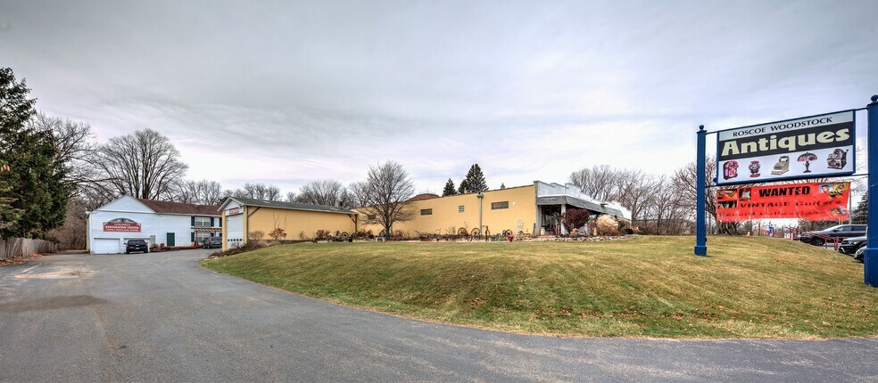 More Photos Of 890 Lake Ave, Woodstock General Retail For Sale