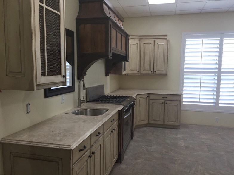 More Photos Of 10520 S 700 E, Sandy Loft Creative Space For Lease