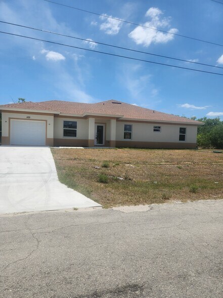 More Photos Of 1101-1103 Harold Ave S, Lehigh Acres Apartments For Sale