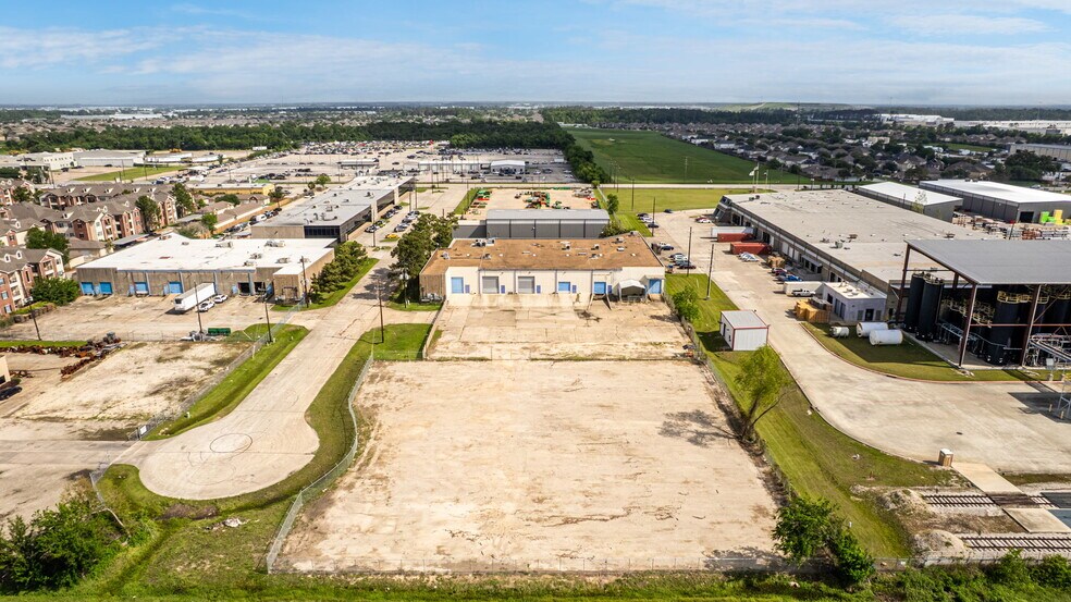 More Photos Of 18120 Ammi Trl, Houston Light Manufacturing For Lease