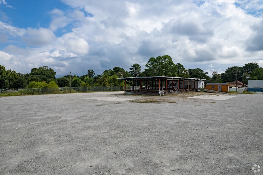 More Photos Of 3501 Edwin Ave, Savannah Truck Terminal For Lease