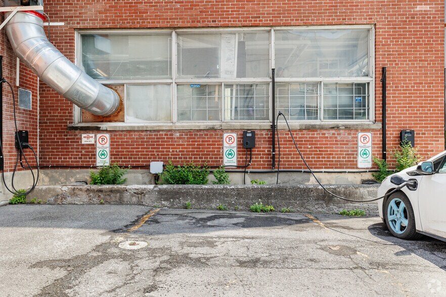 More Photos Of 5550 Rue Fullum, Montréal Loft Creative Space For Lease