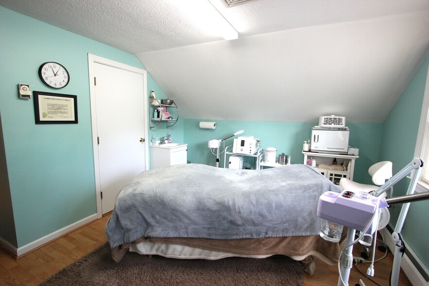 More Photos Of 323 W Central St, Franklin Office For Sale